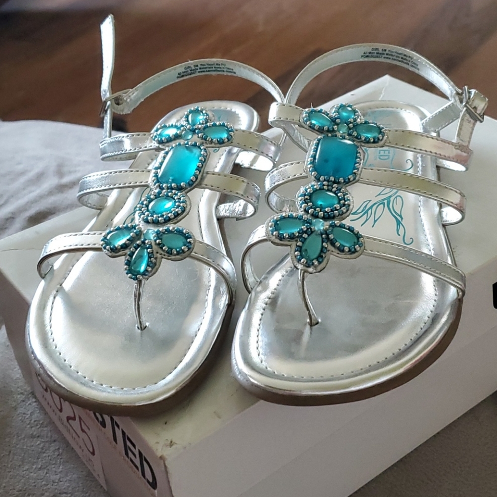 Kenneth Cole Unlisted Silver sandals